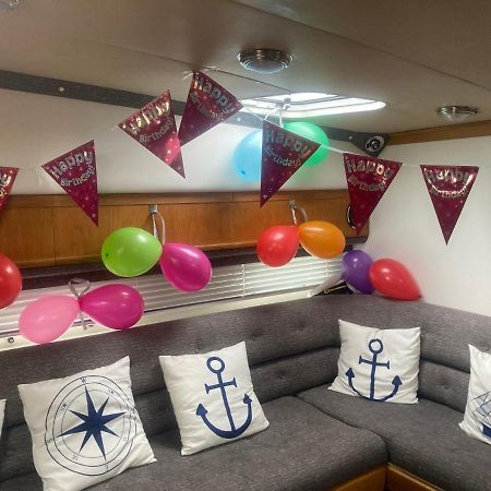 Luxury Boat Hotel Chertsey Buitenkant foto