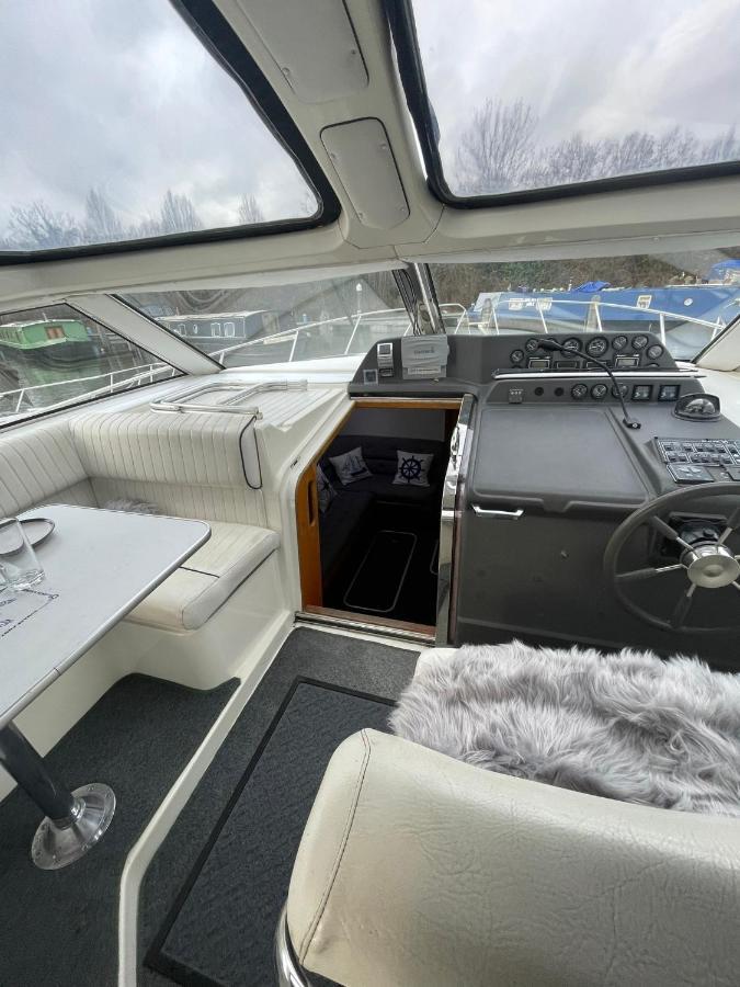 Luxury Boat Hotel Chertsey Buitenkant foto