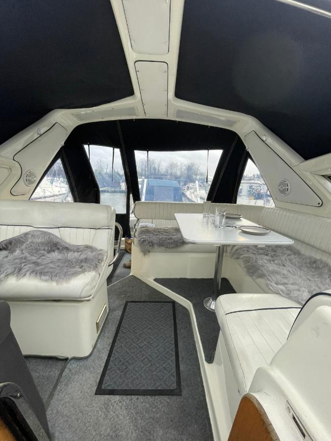Luxury Boat Hotel Chertsey Buitenkant foto