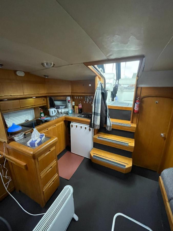 Luxury Boat Hotel Chertsey Buitenkant foto