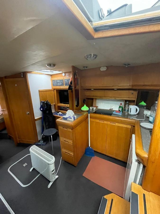 Luxury Boat Hotel Chertsey Buitenkant foto