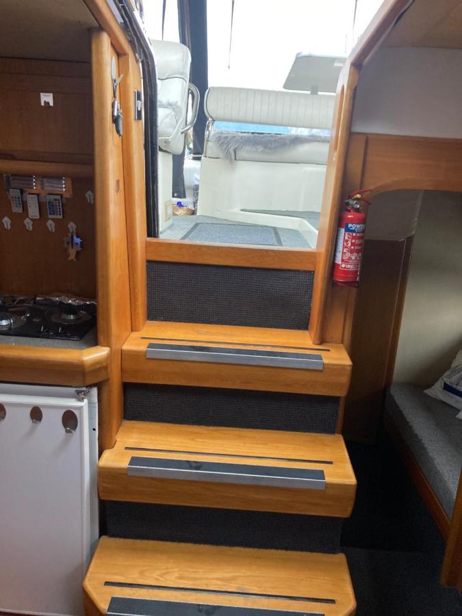 Luxury Boat Hotel Chertsey Buitenkant foto