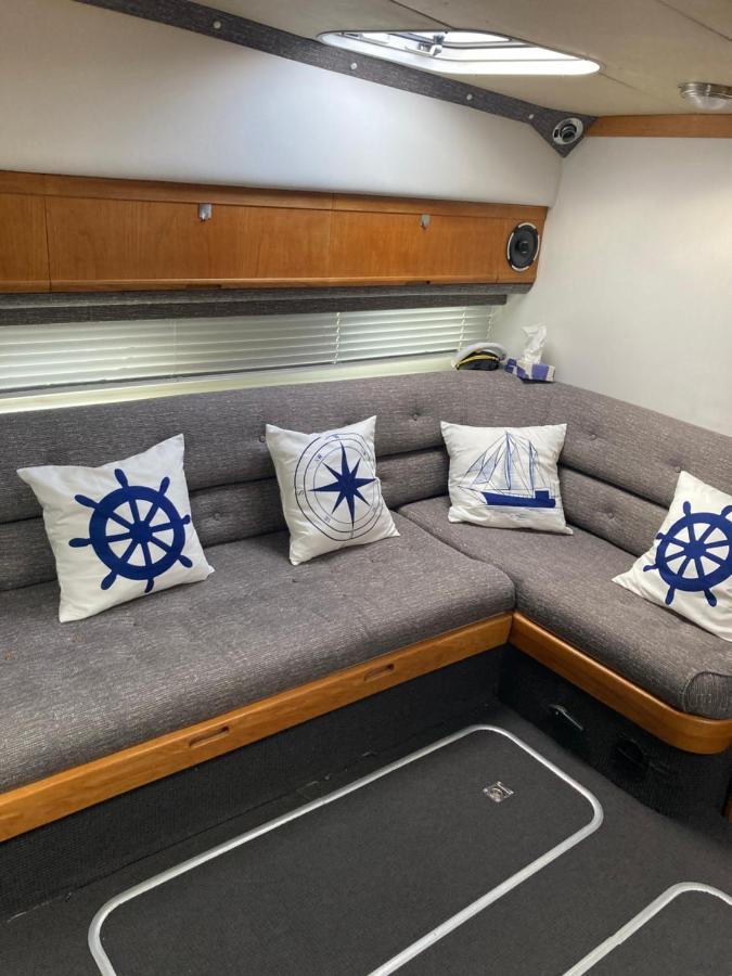 Luxury Boat Hotel Chertsey Buitenkant foto