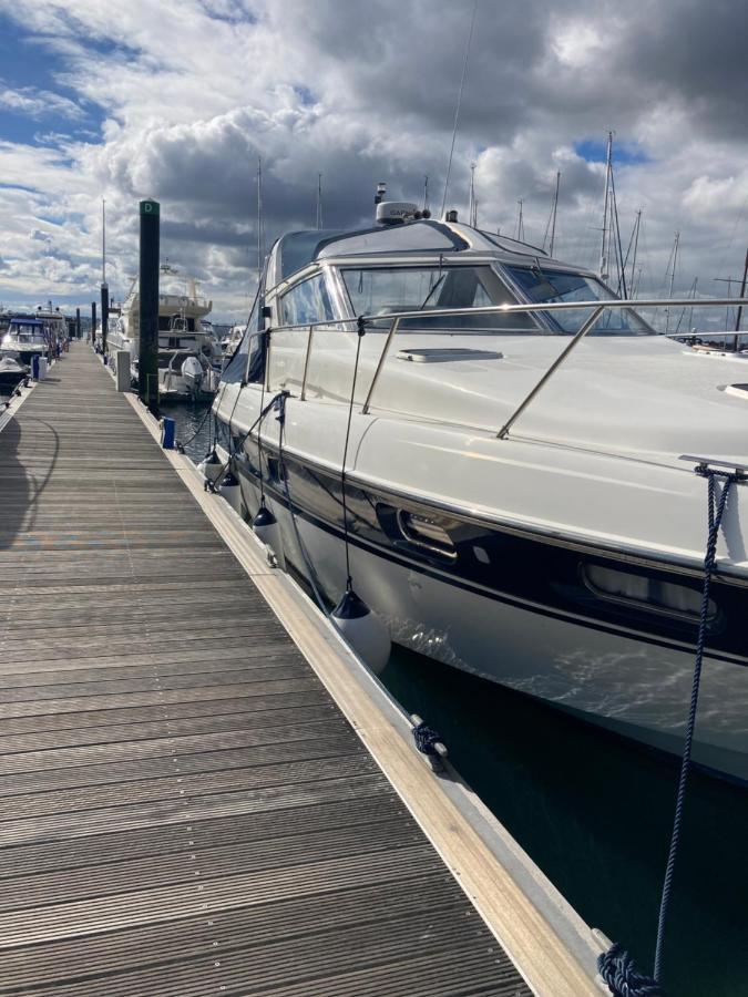 Luxury Boat Hotel Chertsey Buitenkant foto